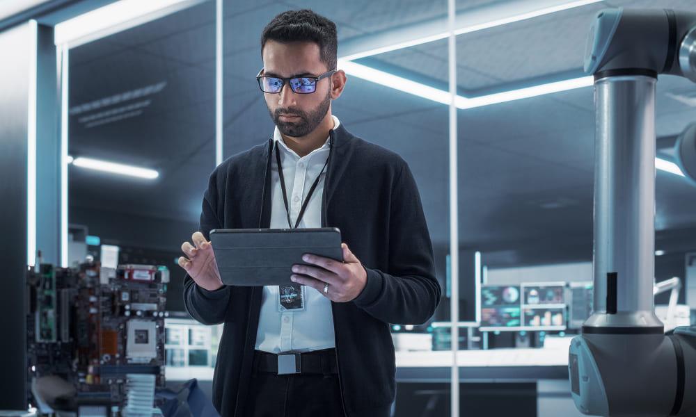 Detect-threats-before-they-become-attacks