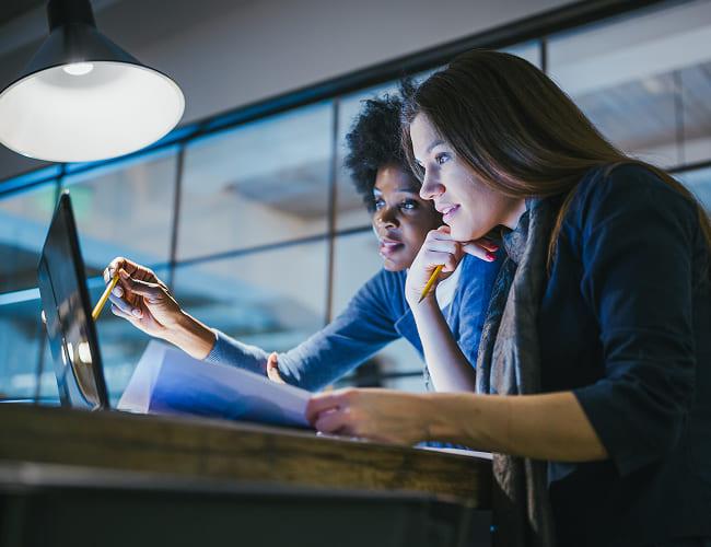 End-to-end digital experience monitoring