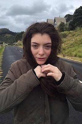 Lorde No Makeup
