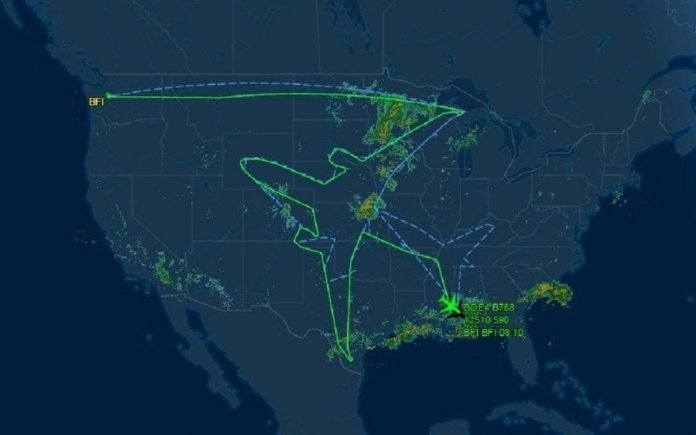 Photos of Boeing 787 Dreamliner Draws a Huge Airplane in the Sky over USA (5)