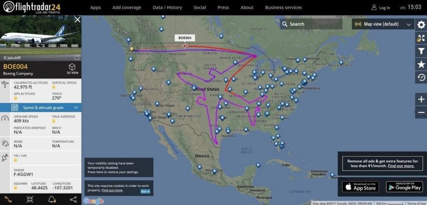 Photos of Boeing Draws a Huge Airplane in the Sky over USA (6)